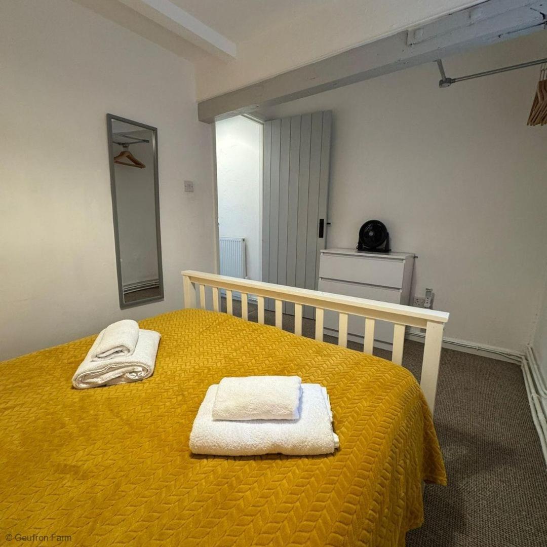 Farmhouse & Cottage At Geufron Farm - Dog Friendly Bryn-crug Εξωτερικό φωτογραφία